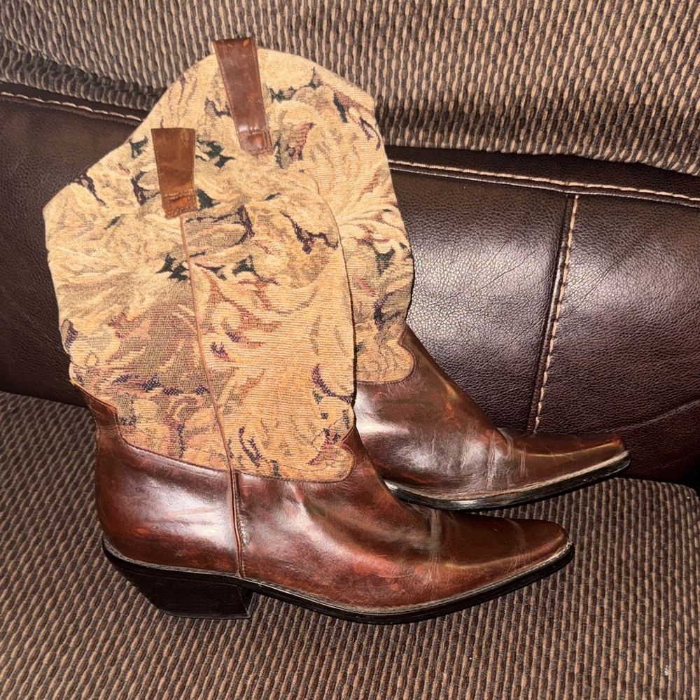 VTG Matisse Tapestry Boots